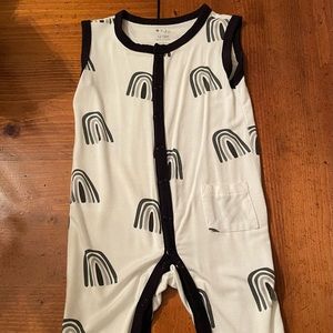 LE Gray Rainbow Kyte Baby Sleeveless Romper
